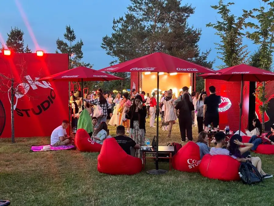 Хелперы и хостес QadamX на фестивале Ою Fest для Coca-Cola, 2024